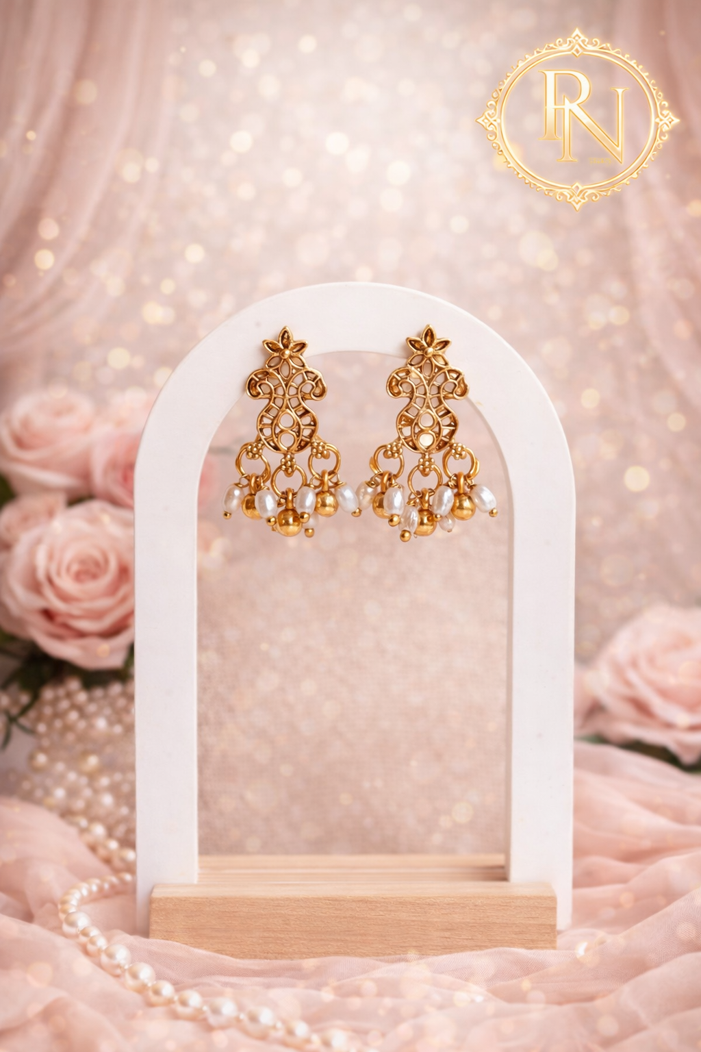 Noor-e-Zareen Gold and Pearl Necklace Set