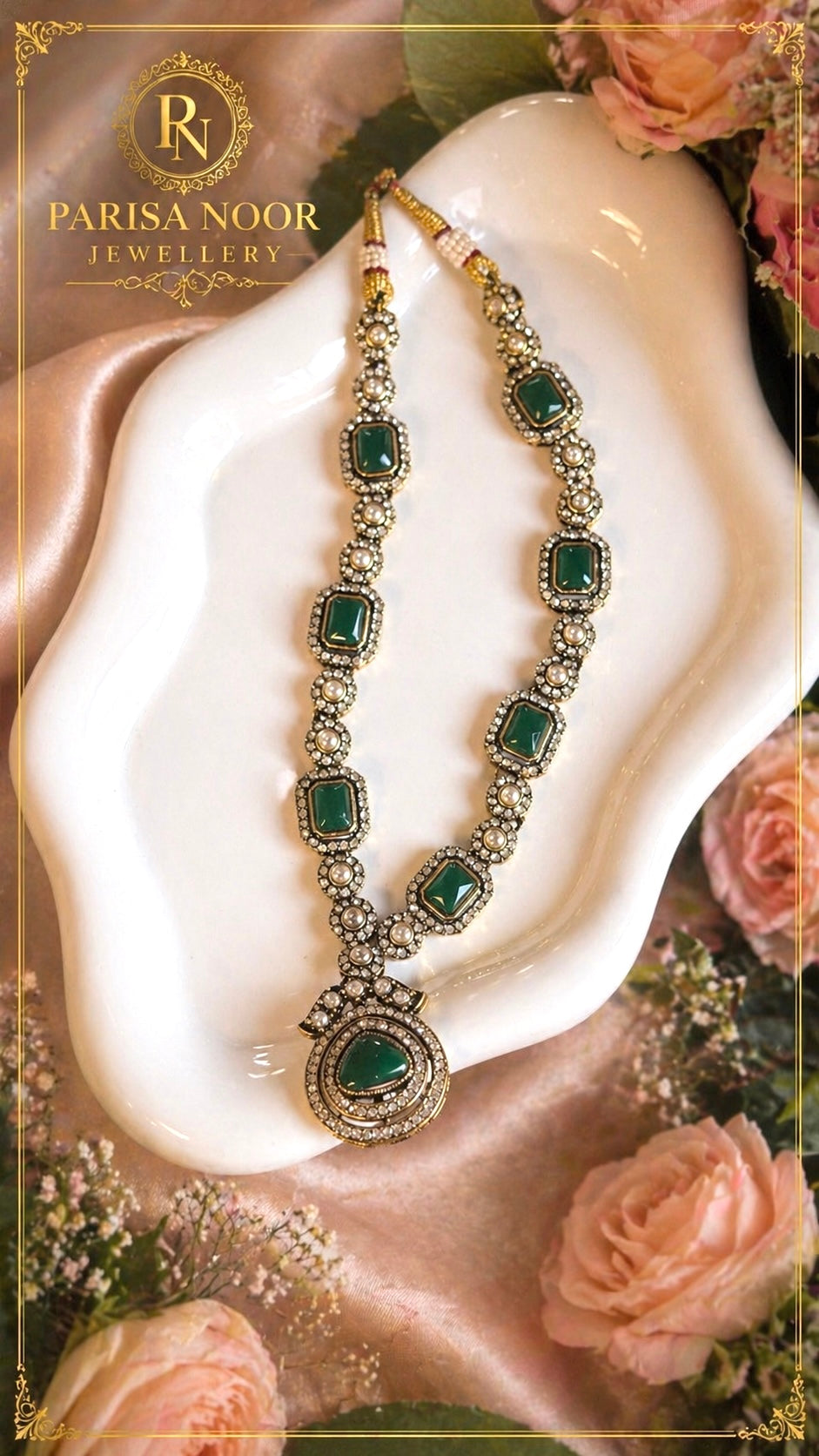Deena Emerald Kundan Pendant Necklace Set