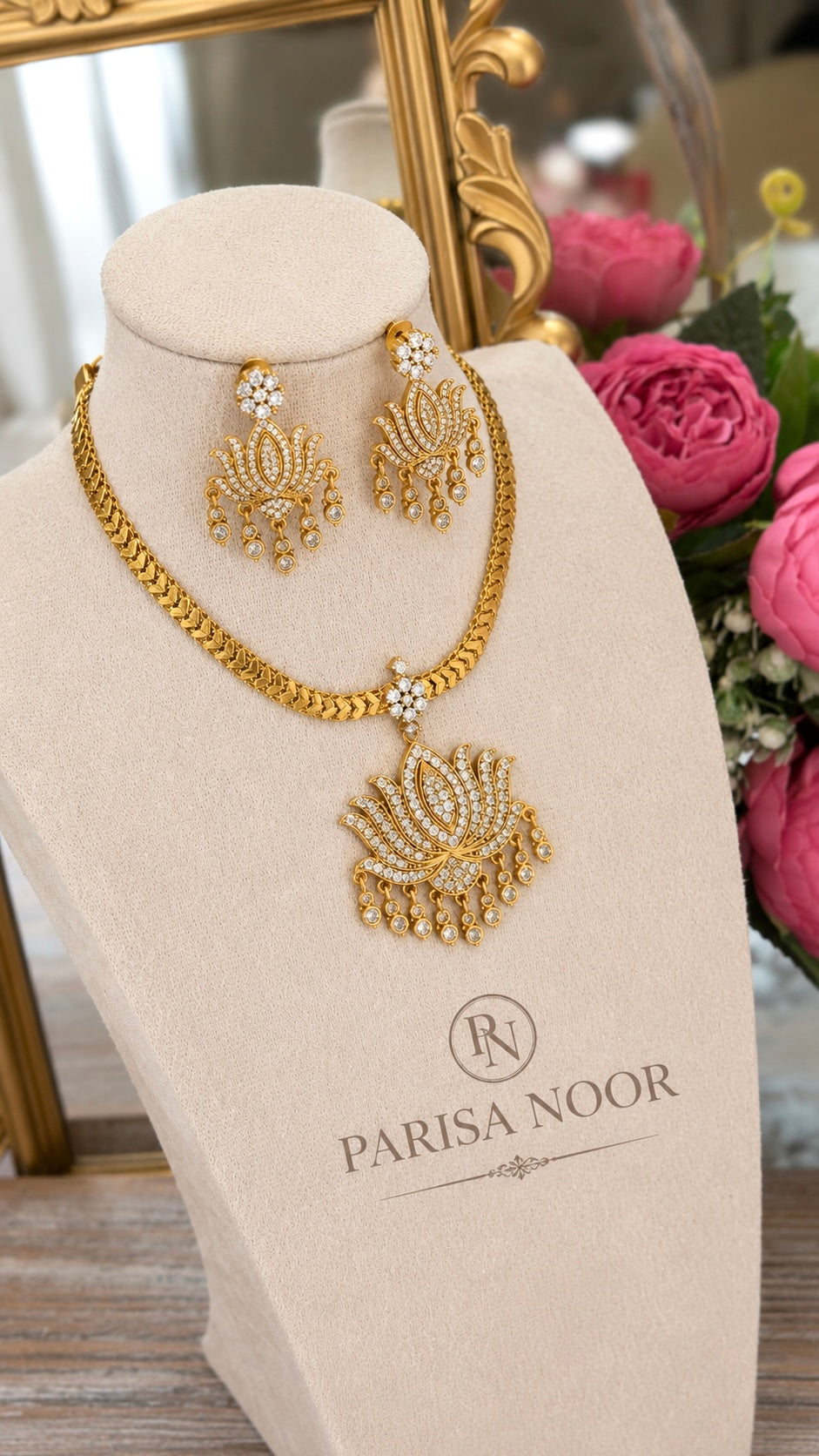 Nilofer Lotus Moissanite Necklace Set