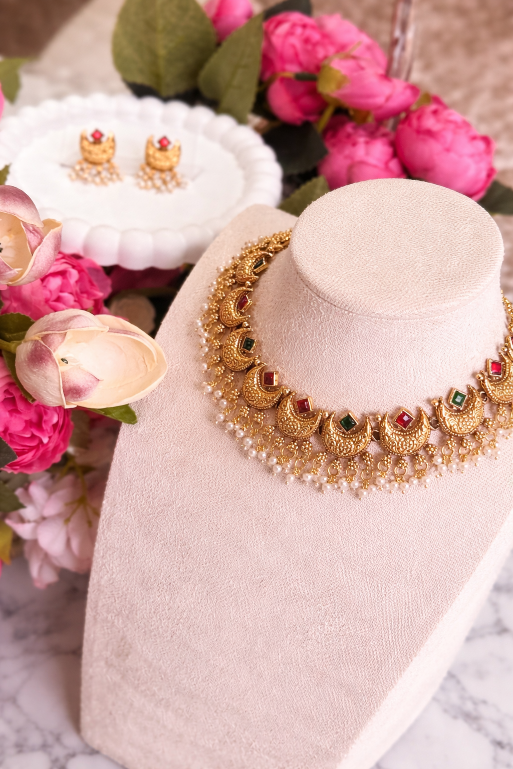 Half Moon Heritage Pearl Necklace Set