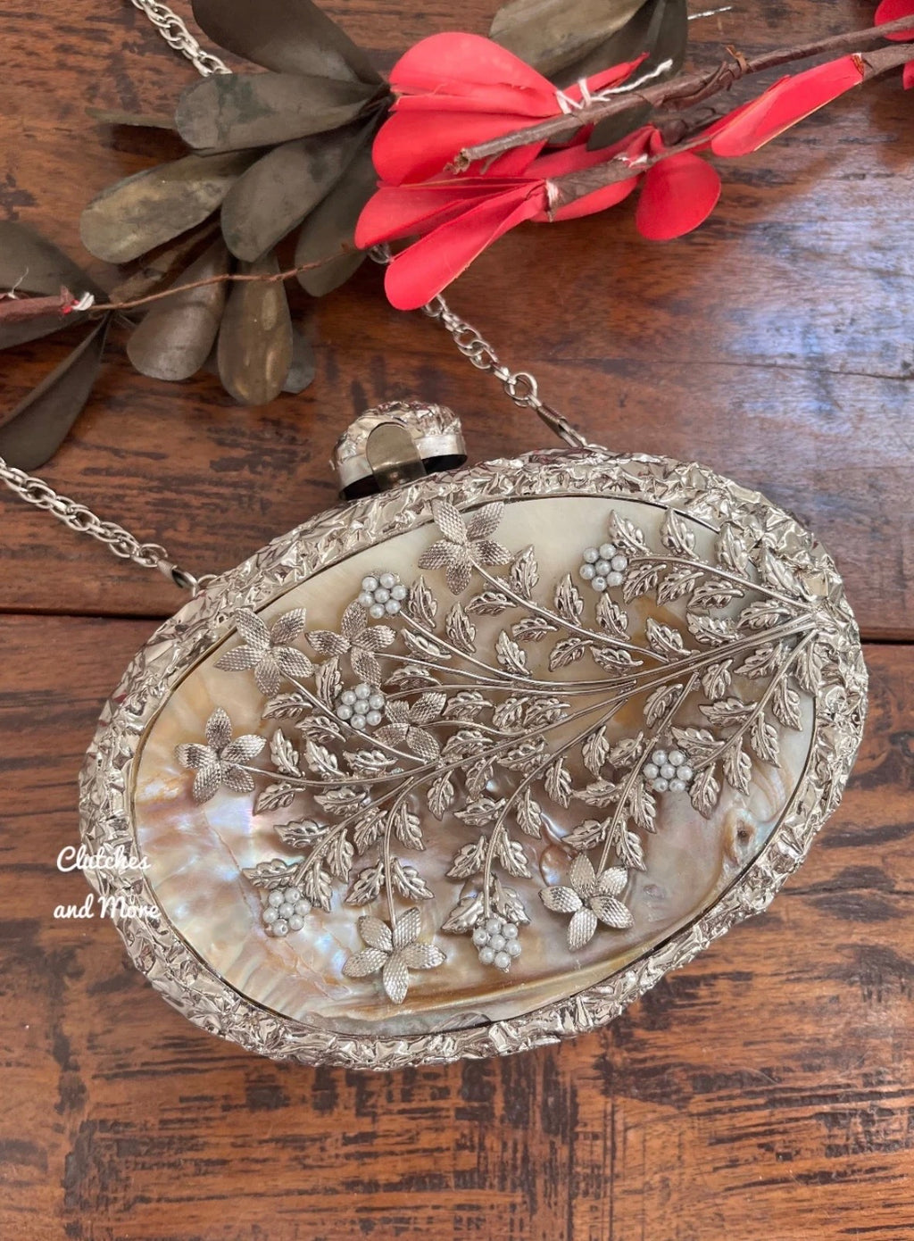 Samara Mother of pearl luxury clutch Silver