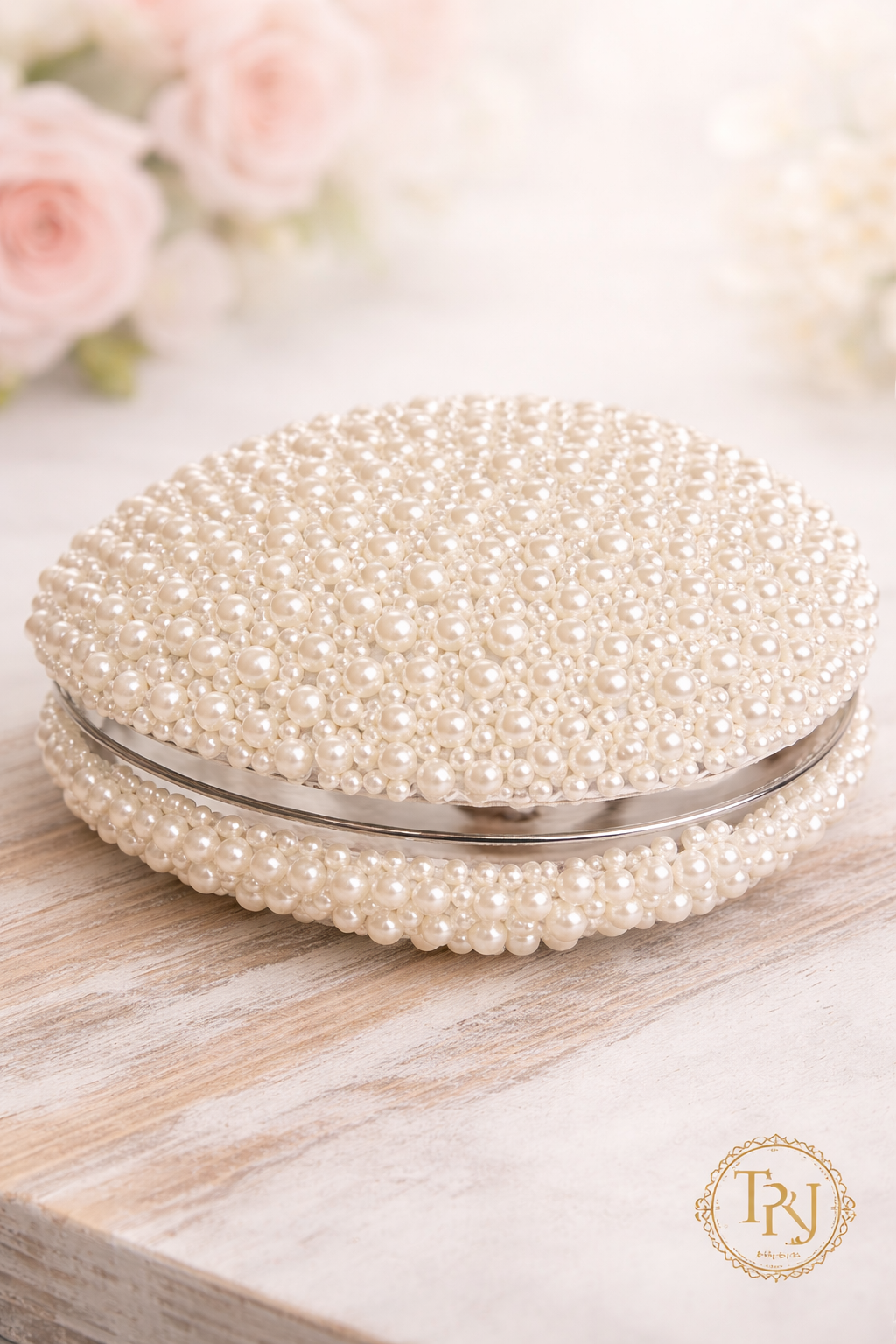 Pearl Elan Luxury Clutch