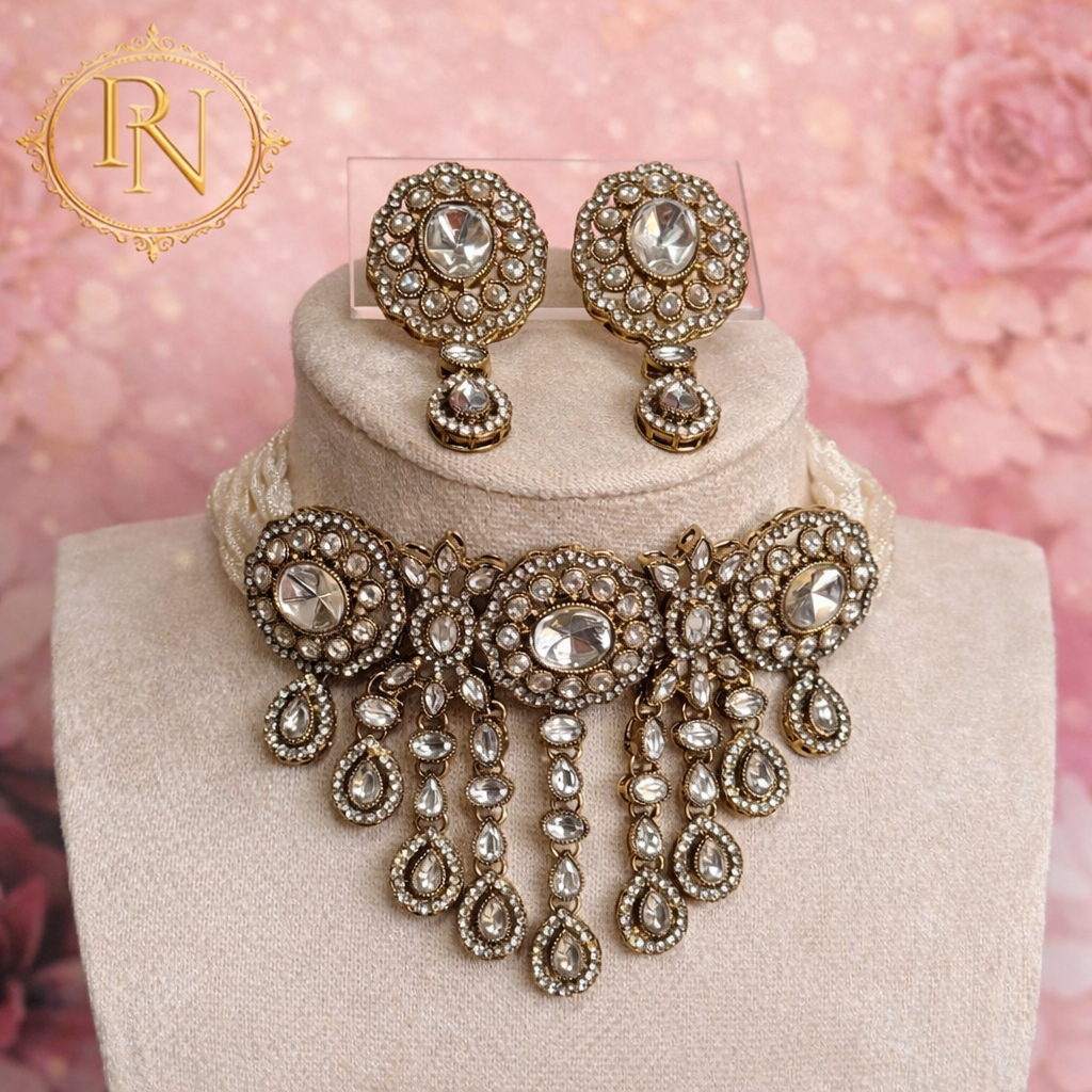 Ayaat Choker in Silver White