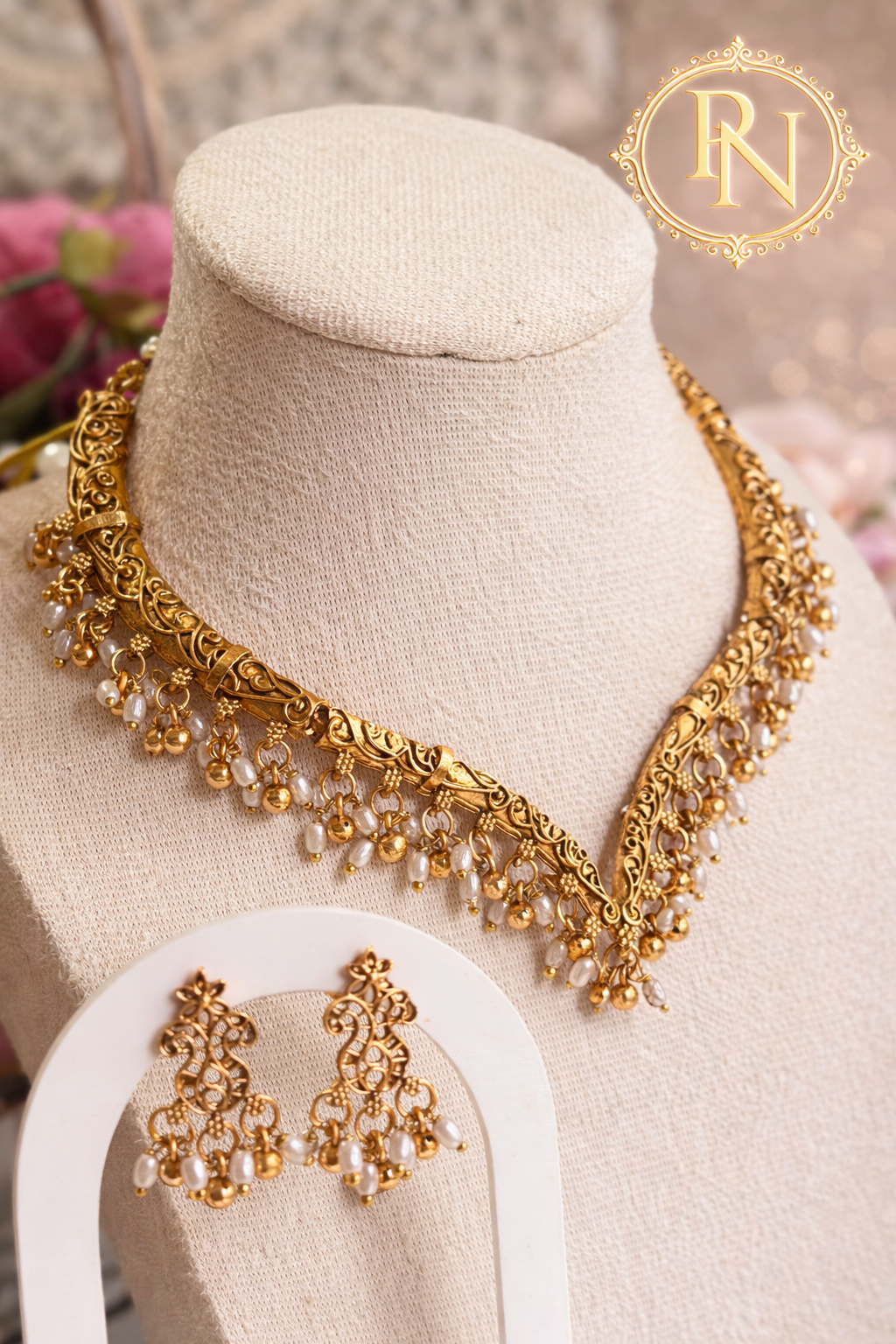 Noor-e-Zareen Gold and Pearl Necklace Set