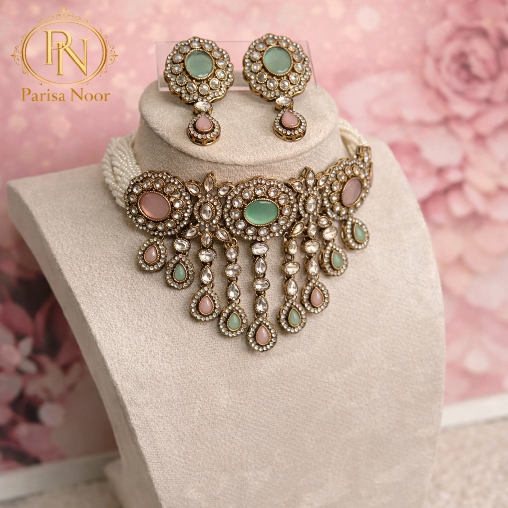 Ayaat Choker in Pastel