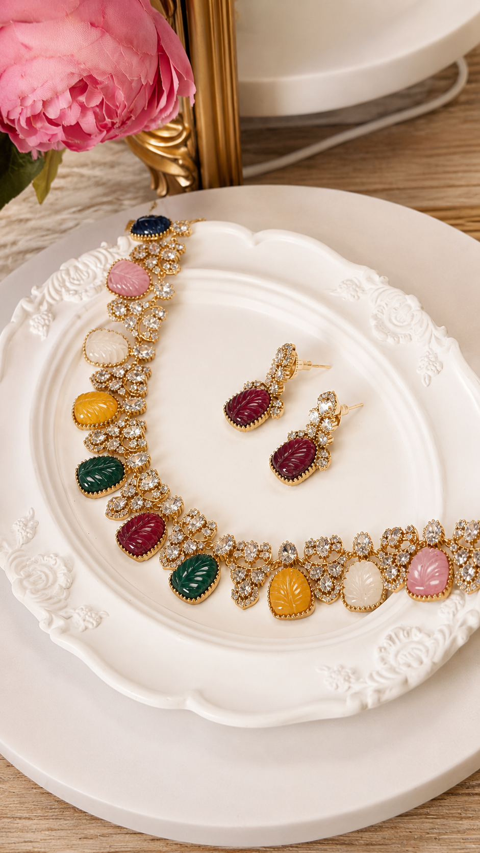 Mohona Multistone Victorian Mehendi Polish Necklace Set