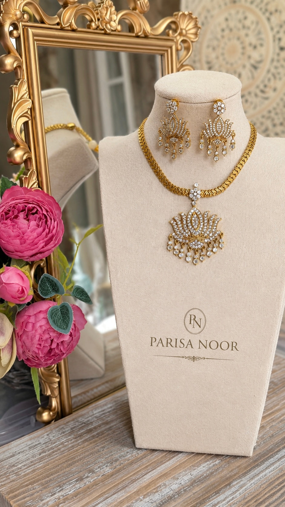 Nilofer Lotus Moissanite Necklace Set