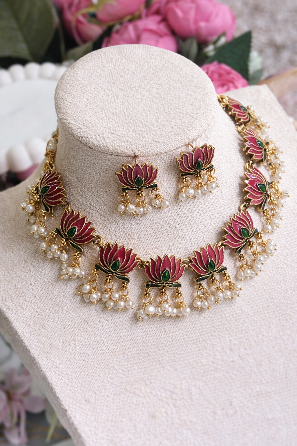 Noor Blossom Lotus Necklace Set