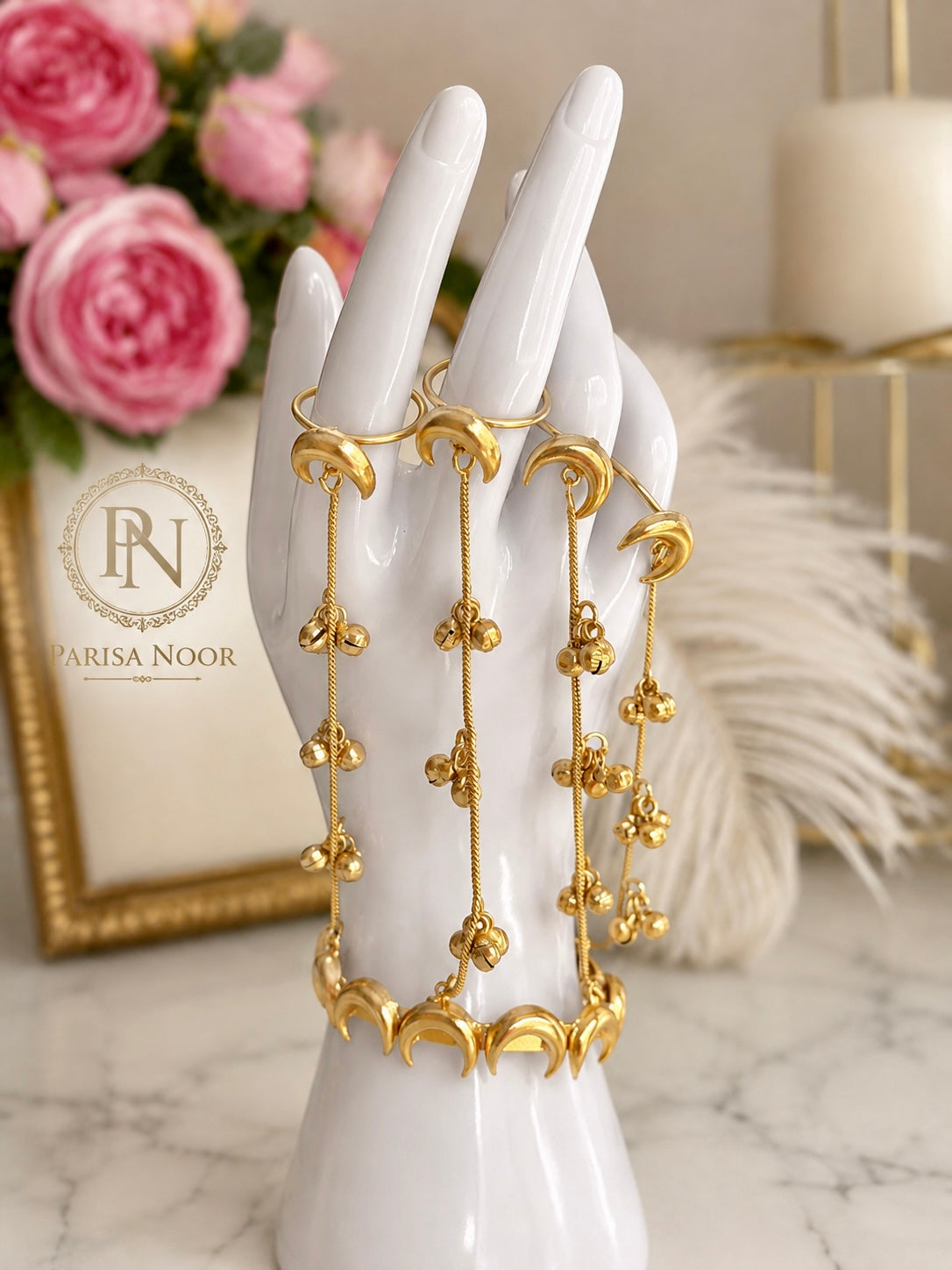 Zohra Golden Ghungru Hath Phool