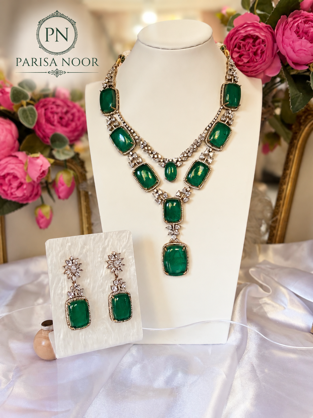Zarevisha Emerald Green Luxury Semi-Long Necklace Set
