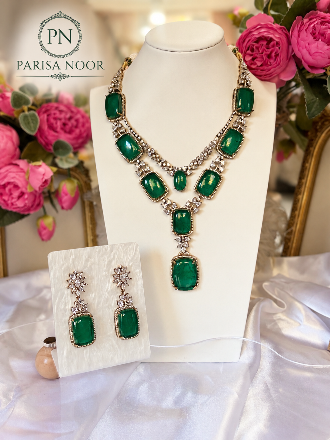 Zarevisha Emerald Green Luxury Semi-Long Necklace Set
