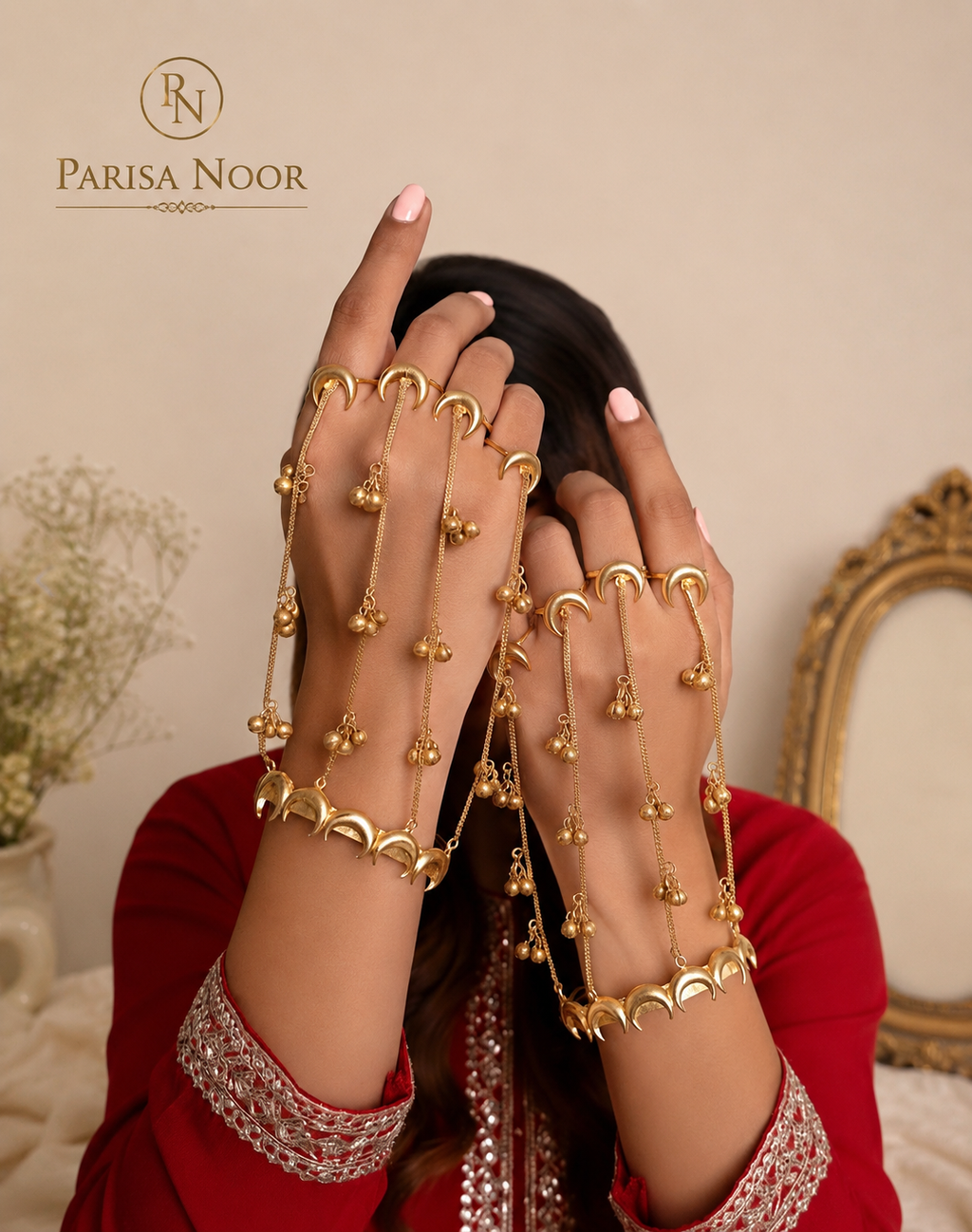 Zohra Golden Ghungru Hath Phool