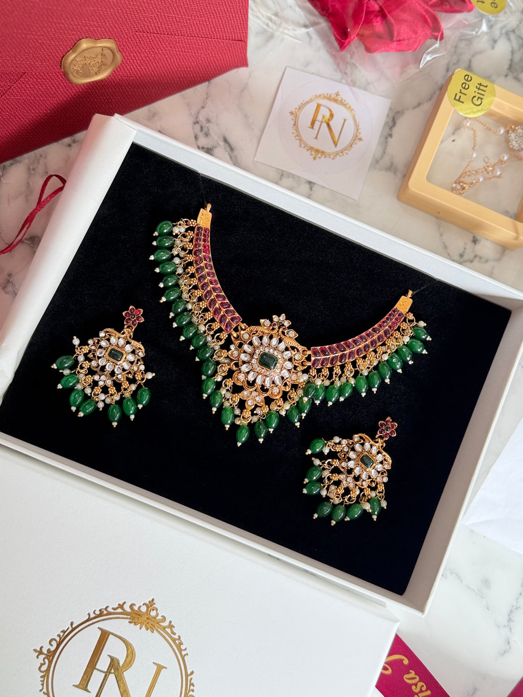 Ishani Kundan Necklace Set
