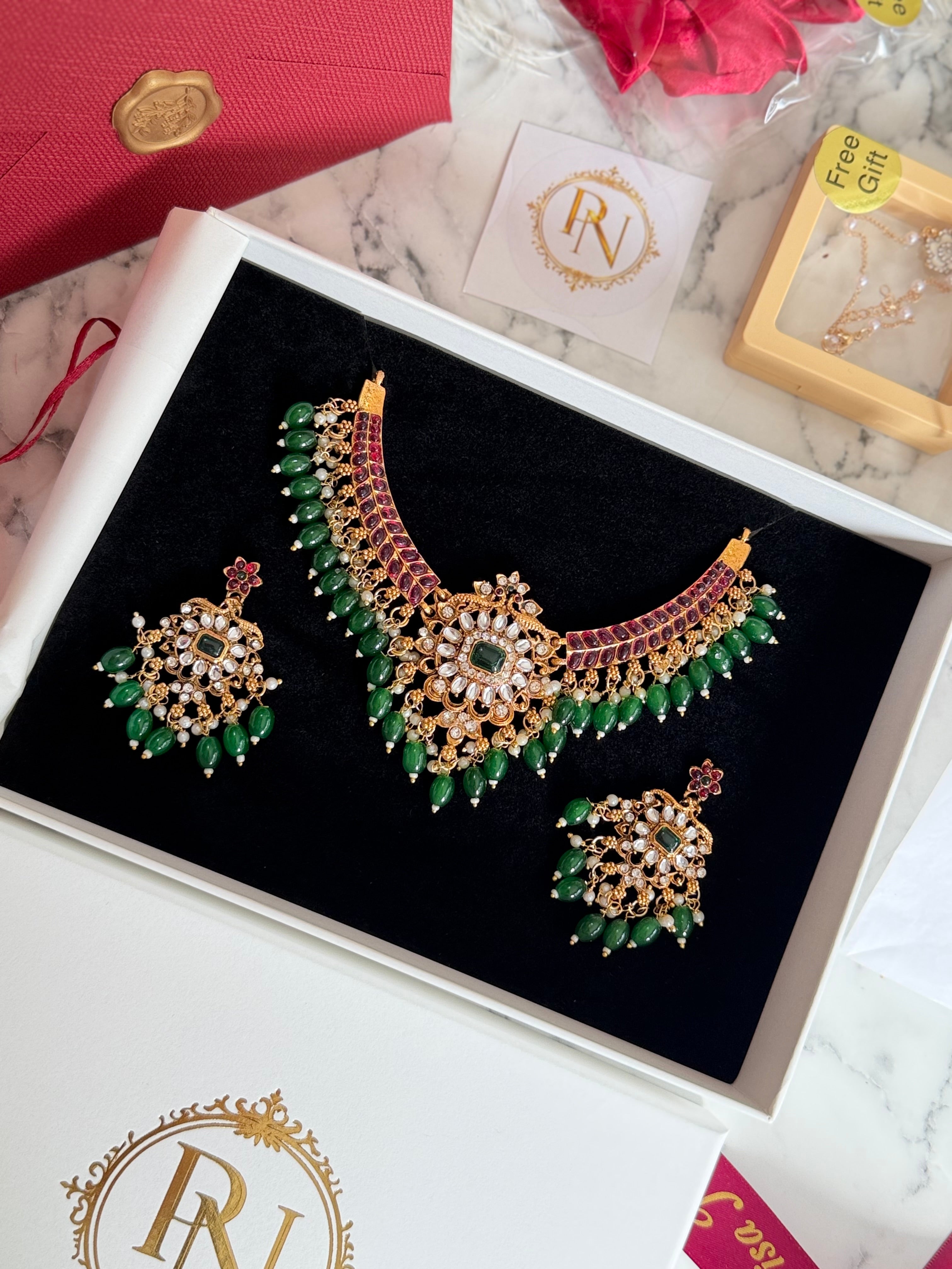 Ishani Kundan Necklace Set
