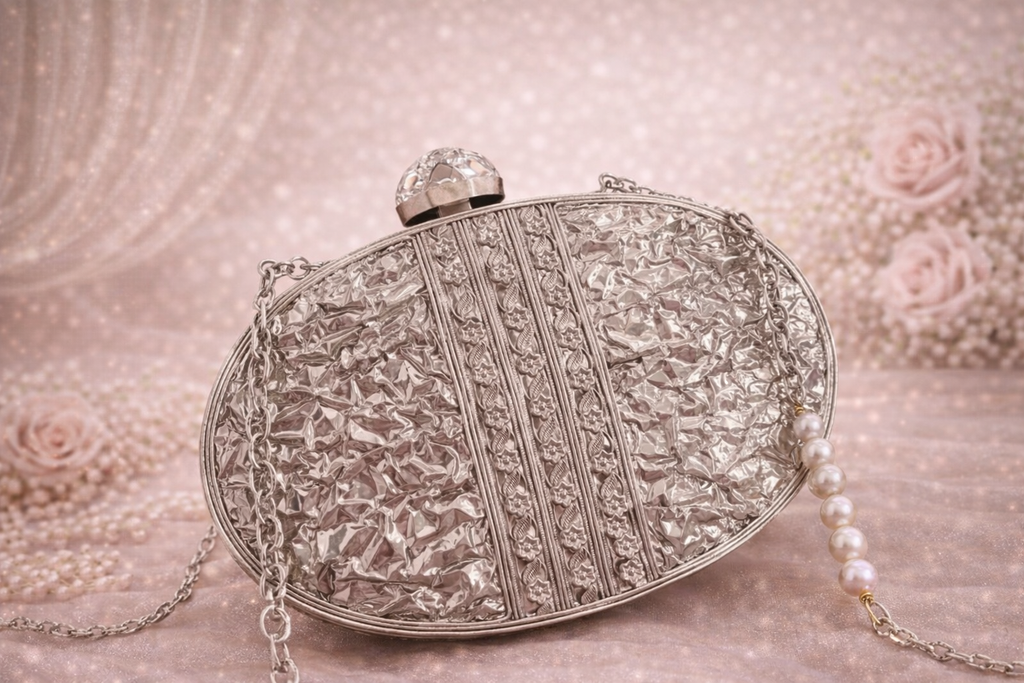 Samara Mother of pearl luxury clutch Silver