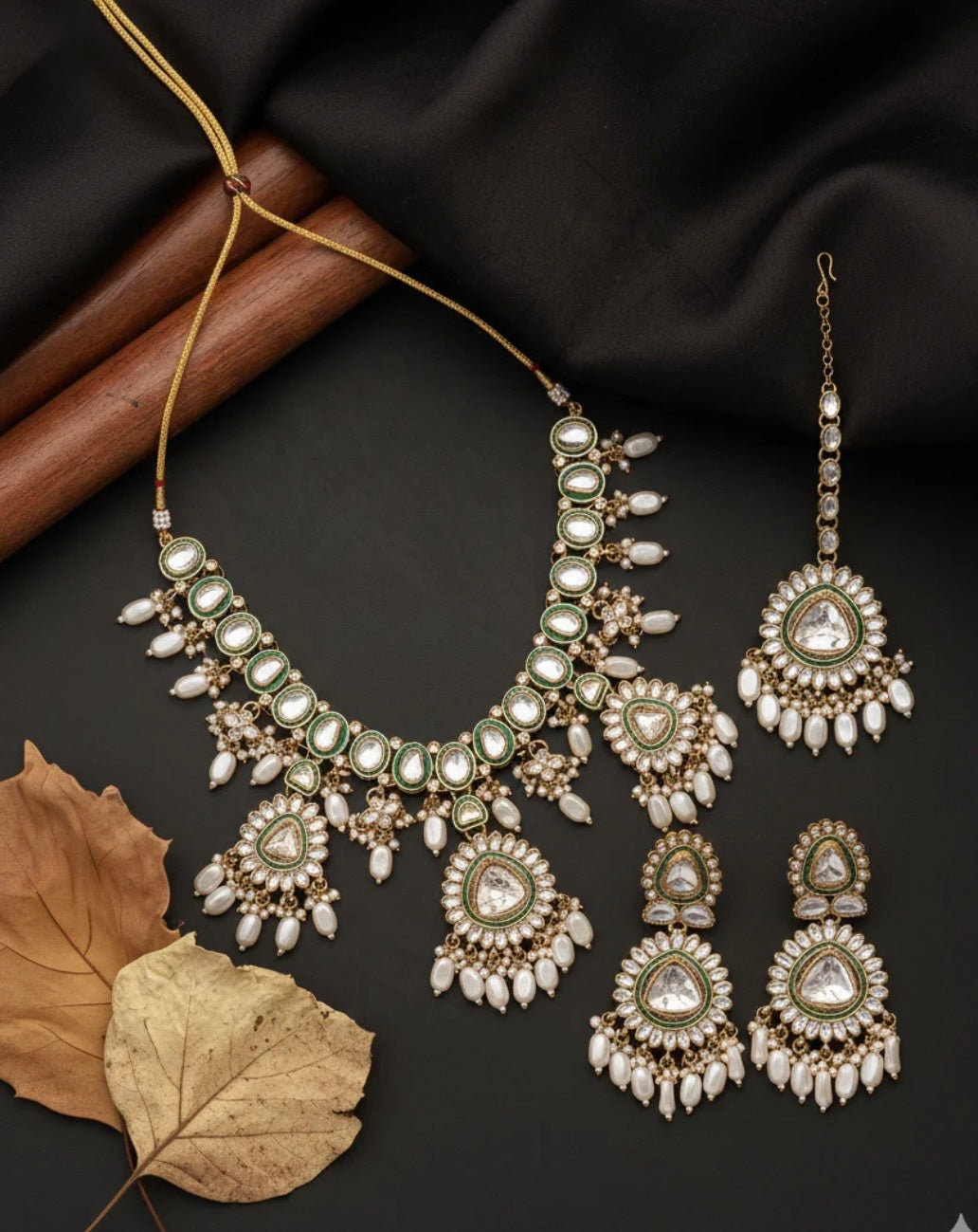 Inara Designer Kundan Necklace Set with Earring and Mangteeka