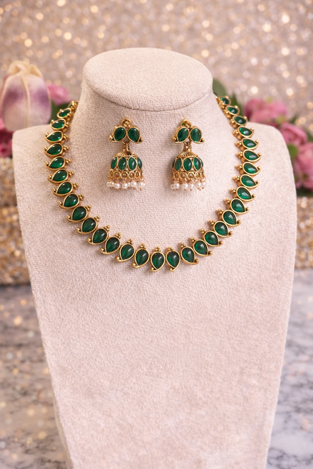 Archana Simple Kundan Necklace Set