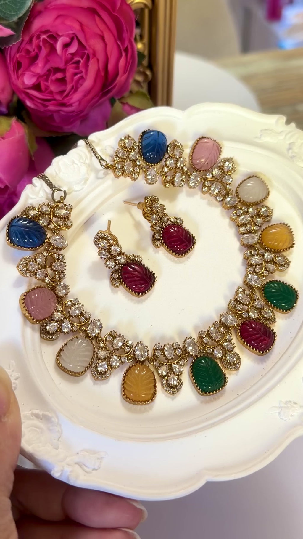 Mohona Multistone Victorian Mehendi Polish Necklace Set