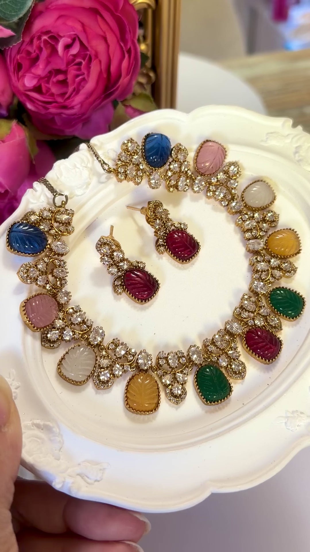 Mohona Multistone Victorian Mehendi Polish Necklace Set