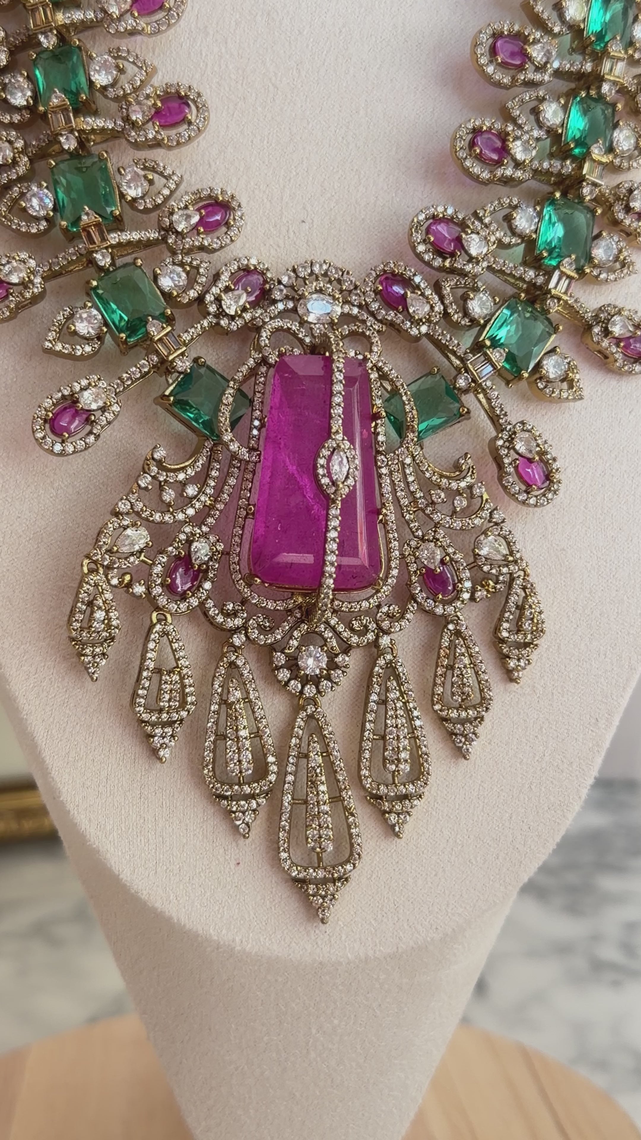 Celestia Luxury Victorian Doublet Necklace Set